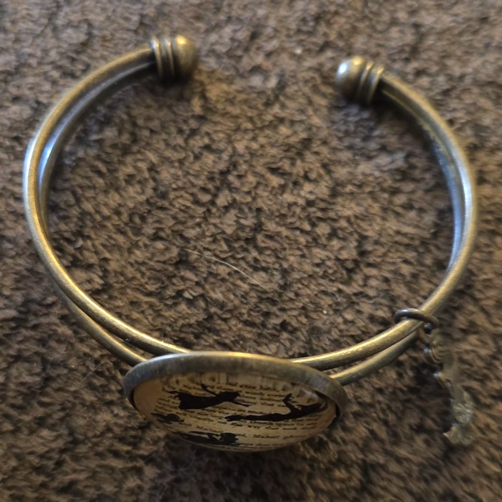 Vintage-Style Peter Pan Silhouette Bangle Bracelet in Antiqued Bronze - Picture 5 of 6
